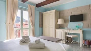 Panoramic Room, 1 Queen Bed, City View | Minibar, in-room safe, desk, soundproofing