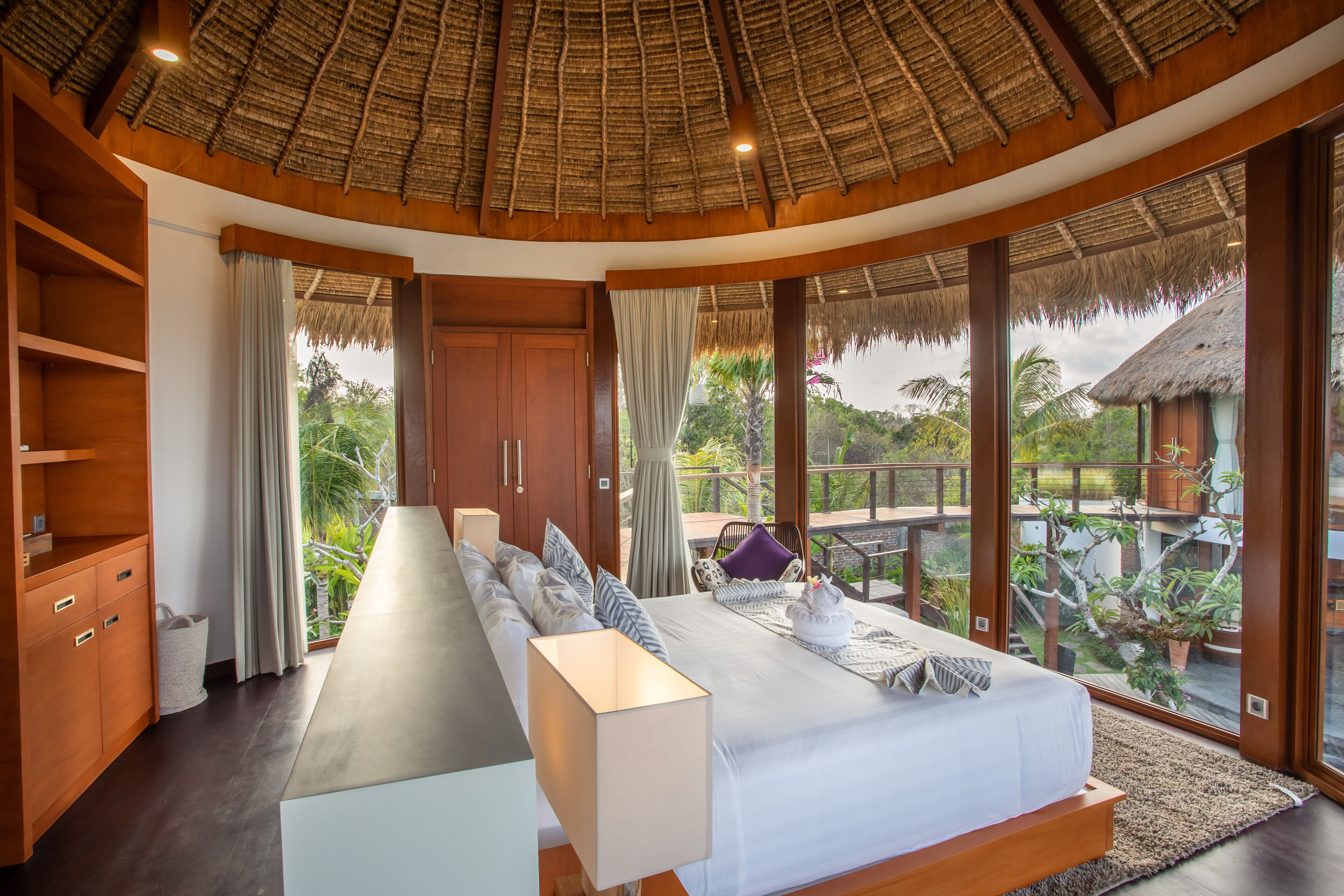 Villa superior | 3 dormitorios, caja fuerte, escritorio y cortinas opacas