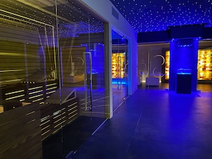 Sauna, bain à remous, hammam, hammam, 1 salle de soins, massages