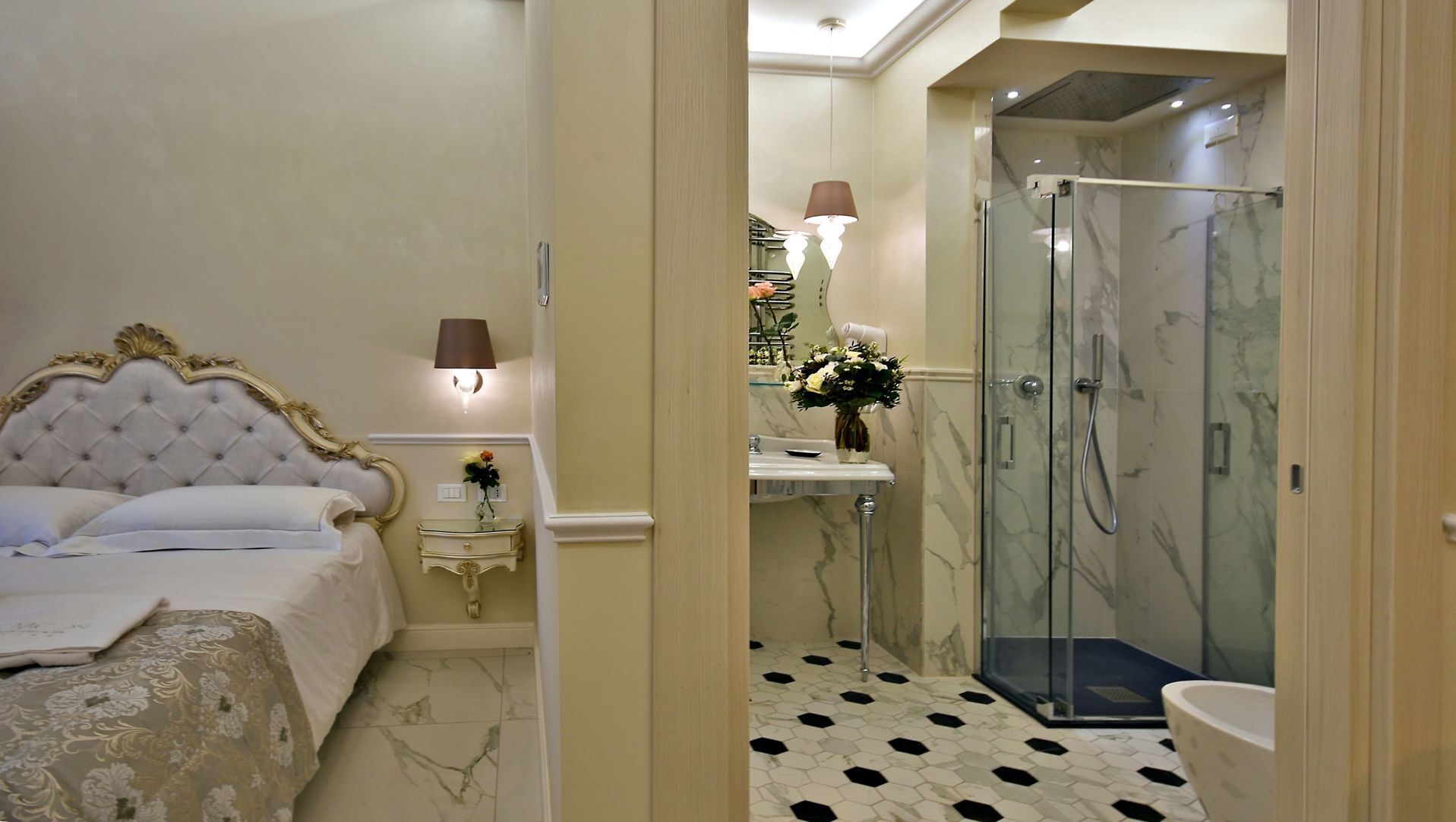 1 bedroom, Frette Italian sheets, premium bedding, down duvets