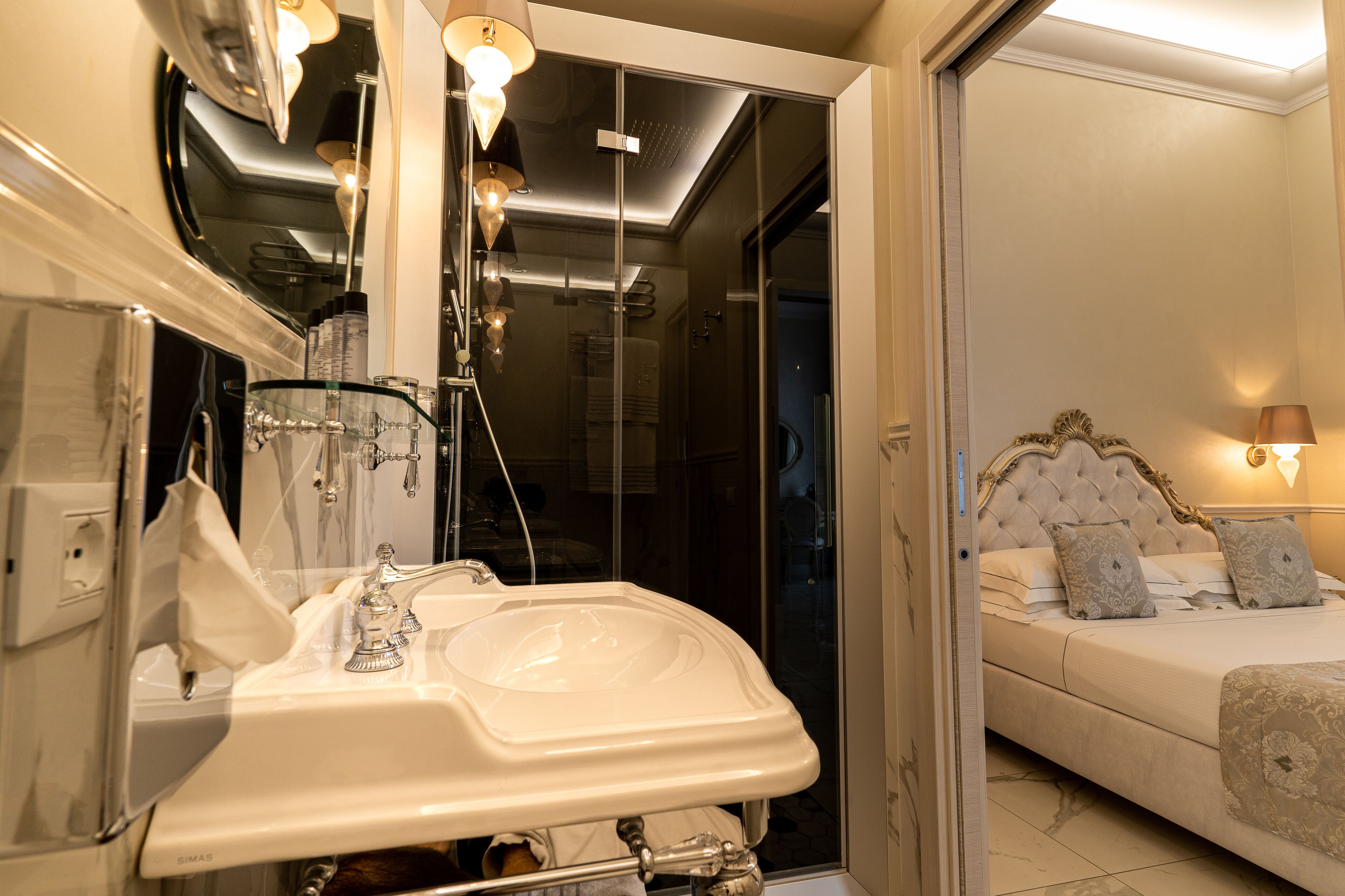 junior suite con balcone e accesso spa | bathroom | designer toiletries, hair dryer, bathrobes, slippers