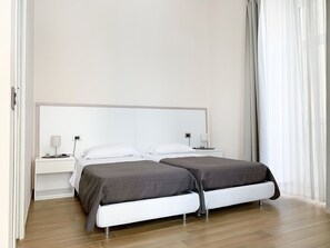 Literie de qualité supérieure, ameublement personnalisé, bureau