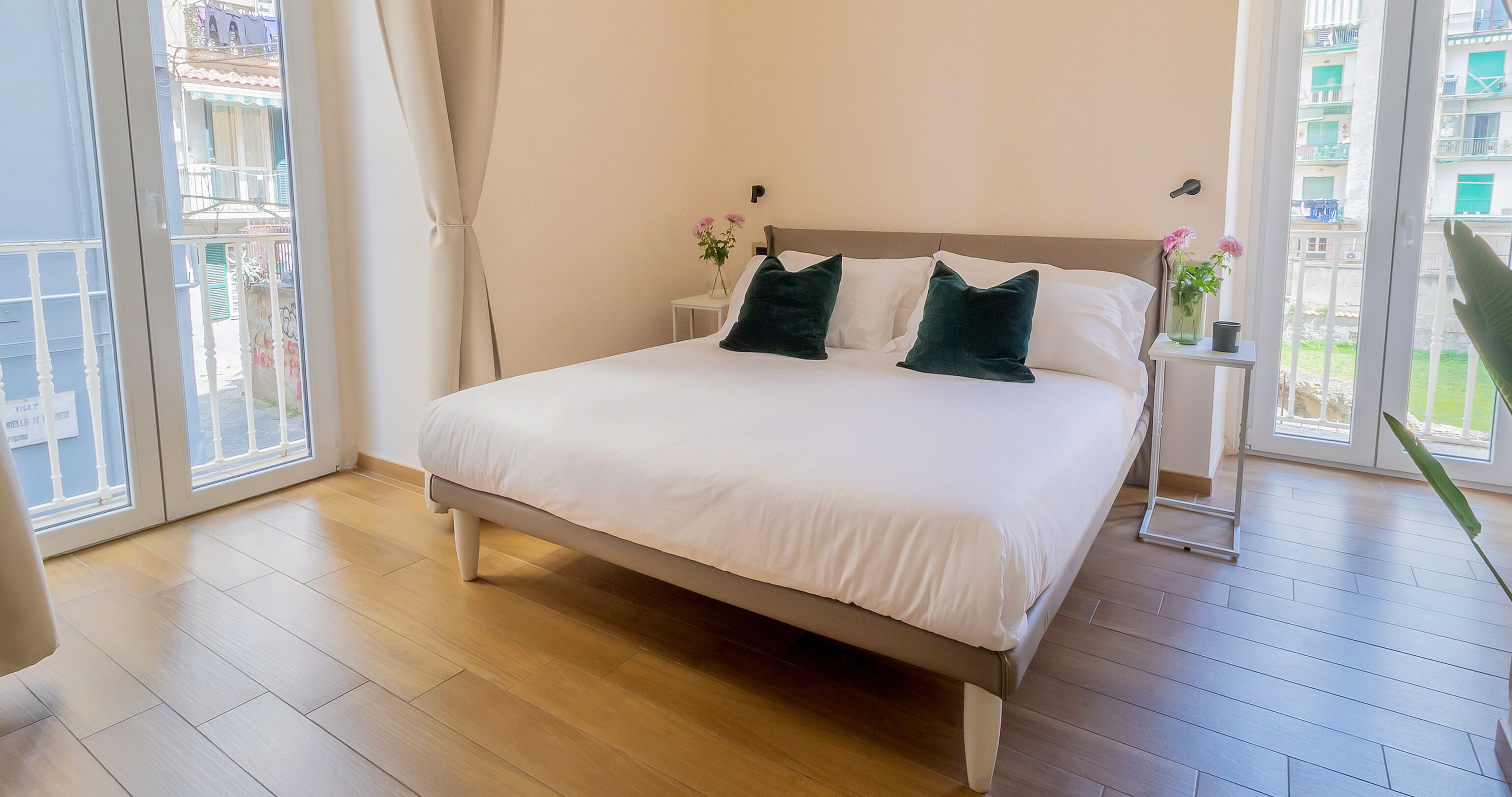 Suíte família, para não fumantes, vista para o jardim (Mini) | Roupas de cama premium, individualmente mobiliados, escrivaninha