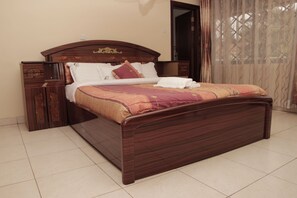 Suite, 3 Bedrooms | Premium bedding, desk, WiFi (free) - Delta Suites (Kampala)