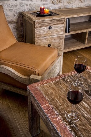 32-inch flat-screen TV with satellite channels, TV, fireplace - Elafos Spa Hotel (Gortynia)