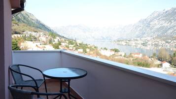 Panoramic-Suite, 1 Queen-Bett, Buchtblick | Blick vom Balkon