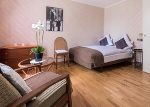 Free cots/infant beds, free WiFi, bed sheets - Hotel de la place (Corsier-sur-Vevey)
