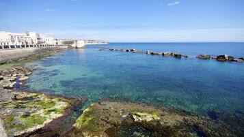 Beach nearby, sun-loungers, beach towels