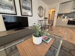 Living area - Aldgate by Excel Apartments (London)