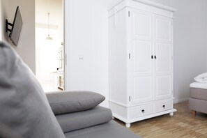 Fernseher, Stereoanlage