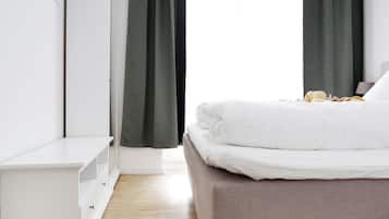 3 bedrooms, iron/ironing board, WiFi, bed sheets