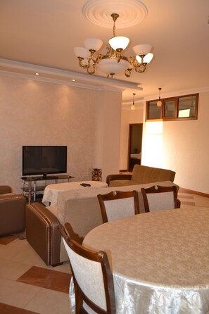 City Apartment, 3 Bedrooms, Smoking, City View (40/1 Sayat-Nova Avenue) | In-room dining - panorama 16 floor (Yerevan)