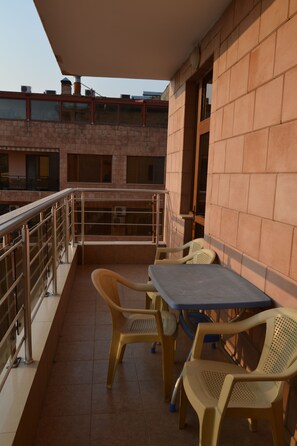 City appartement, 3 slaapkamers, roken, uitzicht op de stad (40/1 Sayat-Nova Avenue) | Balkon
