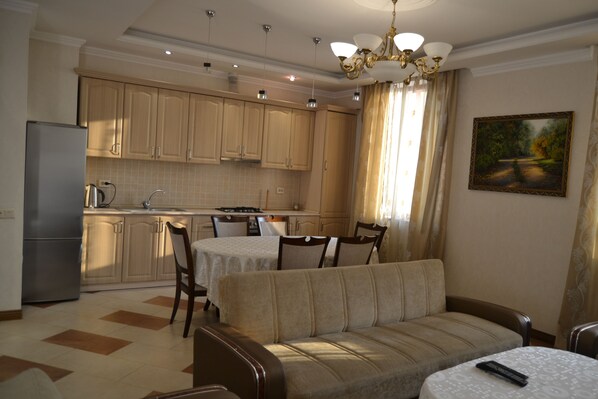 City Apartment, 3 Bedrooms, Smoking, City View (40/1 Sayat-Nova Avenue) | Living area - panorama 16 floor (Yerevan)
