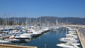 Marina - 3-room apartment with pool and garage, near the beach (Bormes-les-Mimosas)