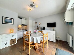 Dining - 2-room Apartment Near Beach - Sleeps 3/4 in Carnac (Carnac)