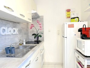 Fridge, microwave, oven, dishwasher