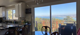 San Francisco Bay area: Elegant Pacific Ocean View, sleeps 10, gourmet kitchen