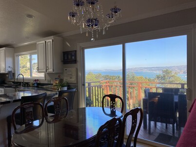 San Francisco Bay area: Elegant Pacific Ocean View, sleeps 10, gourmet kitchen