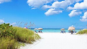 Beach nearby, sun-loungers, beach towels