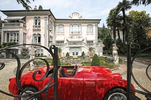 Courtyard - Villa La Vittoriana (Salò)