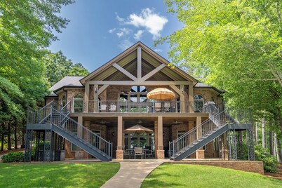 30% off until June, Huge View, Pointe Lot, Dock, Pontoon, Theater, Fire Pit,WOW