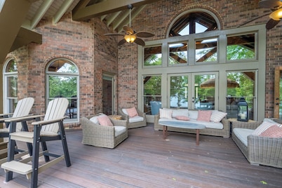 30% off, until 2026, Huge View, Pointe Lot, Dock, Pontoon, Theater, Fire Pit,WOW