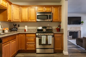 Fridge, microwave, oven, stovetop - Spacious Home Away From Home (La Mesa)