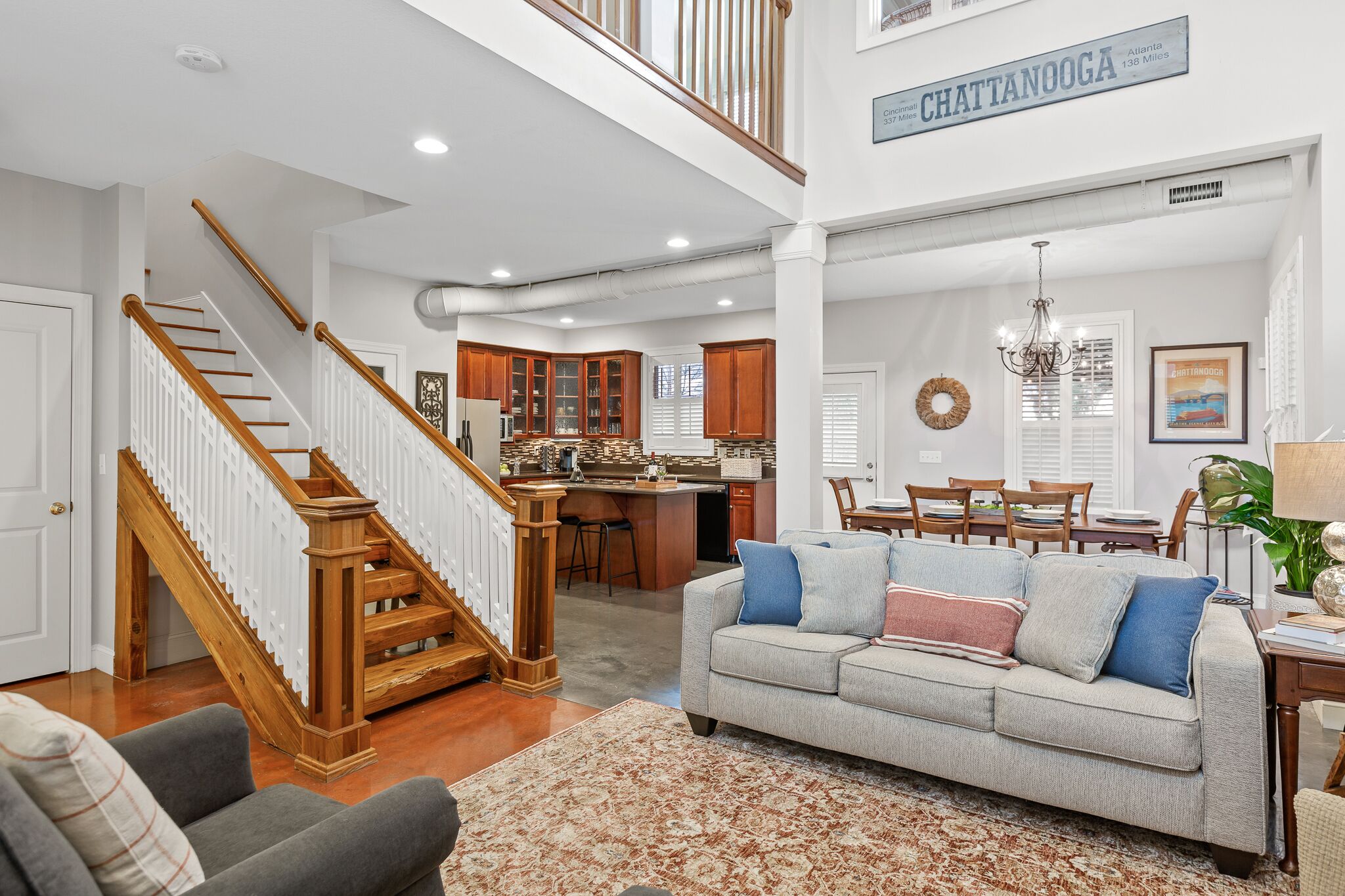 Smart TV, fireplace, stereo