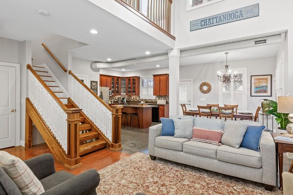 Smart TV, fireplace, stereo