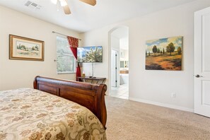 3 bedrooms, desk, iron/ironing board, free WiFi