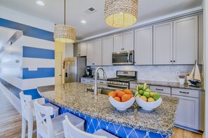 Fridge, microwave, oven, stovetop - Minutes from Bethany Beach Boardwalk! (Millville)