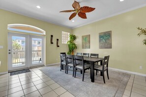 Dining - Gorgeous 5 Bdrm Beach Home With Private Pool And Direct Beach Access (South Padre Island)