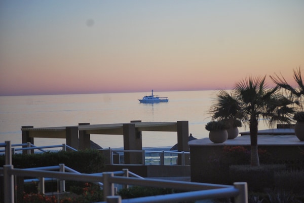 The proximity to the beach and southwest facing allows to enjoy sunset views!