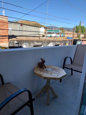 Outdoor dining - MODERN APARTMENT #B IN TLACOLULA OAXACA El Alba (Tlacolula de Matamoros)