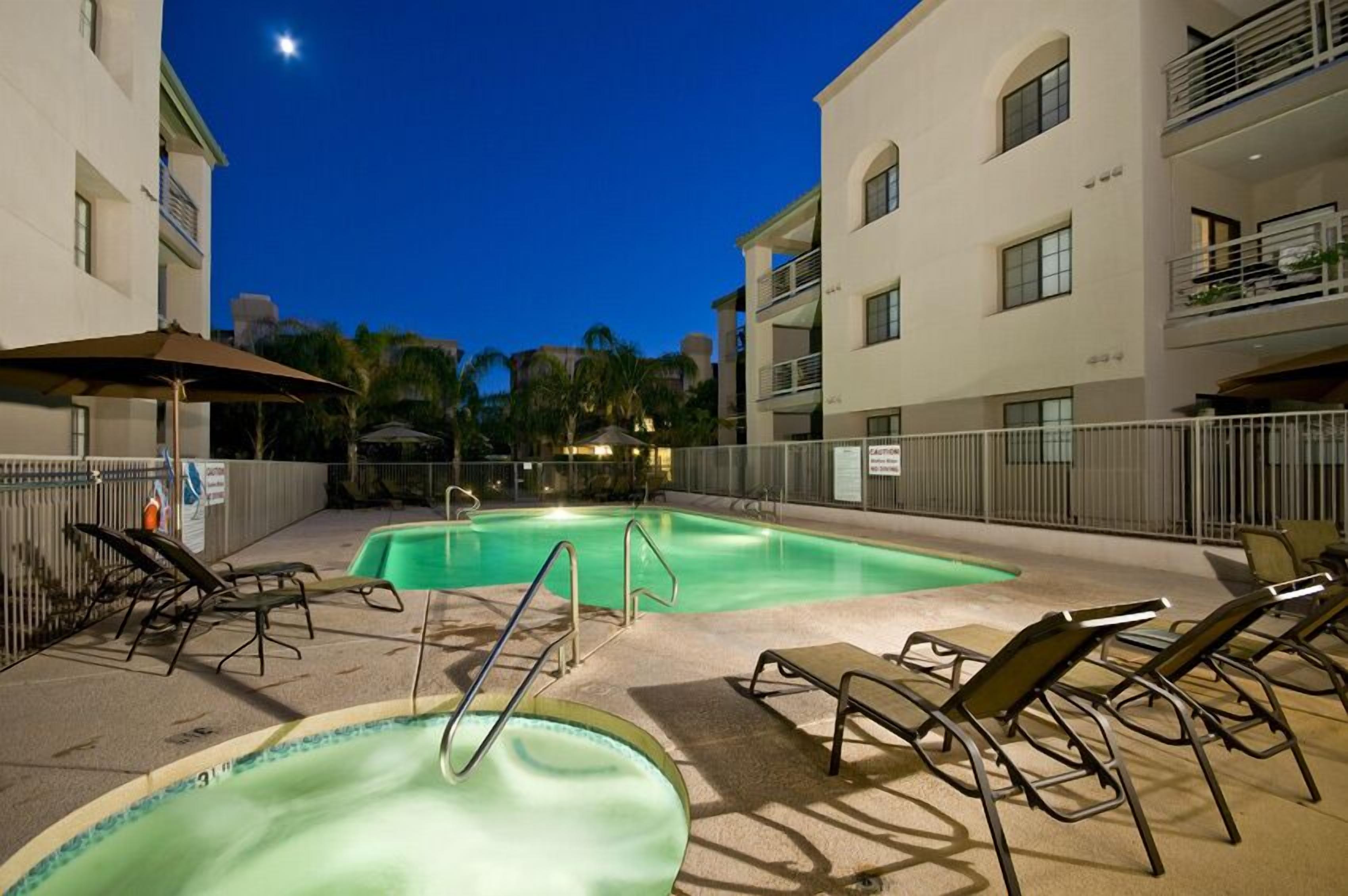 FLASH SALE  Paradise View 3 BR Townhome/ COM Pool/ Jacuzzi/ Gainey Ranch