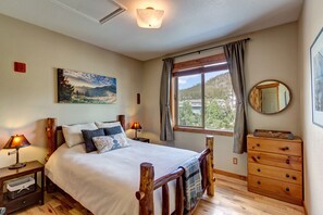 1 habitación, tabla de planchar con plancha, wifi gratis y ropa de cama 