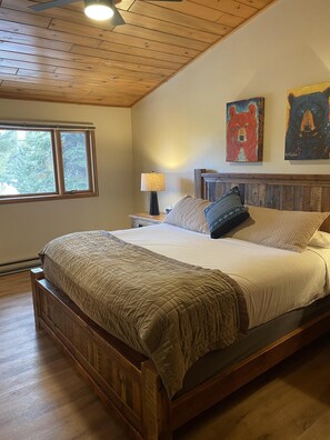 4 soverom, strykejern/-brett, wi-fi (inkludert) og sengetøy