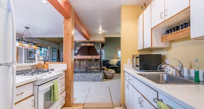 A comtemporary home that is great for families & large groups just 6 miles North