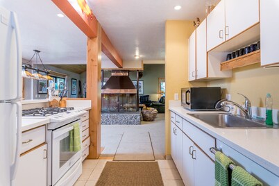 A comtemporary home that is great for families & large groups just 6 miles North