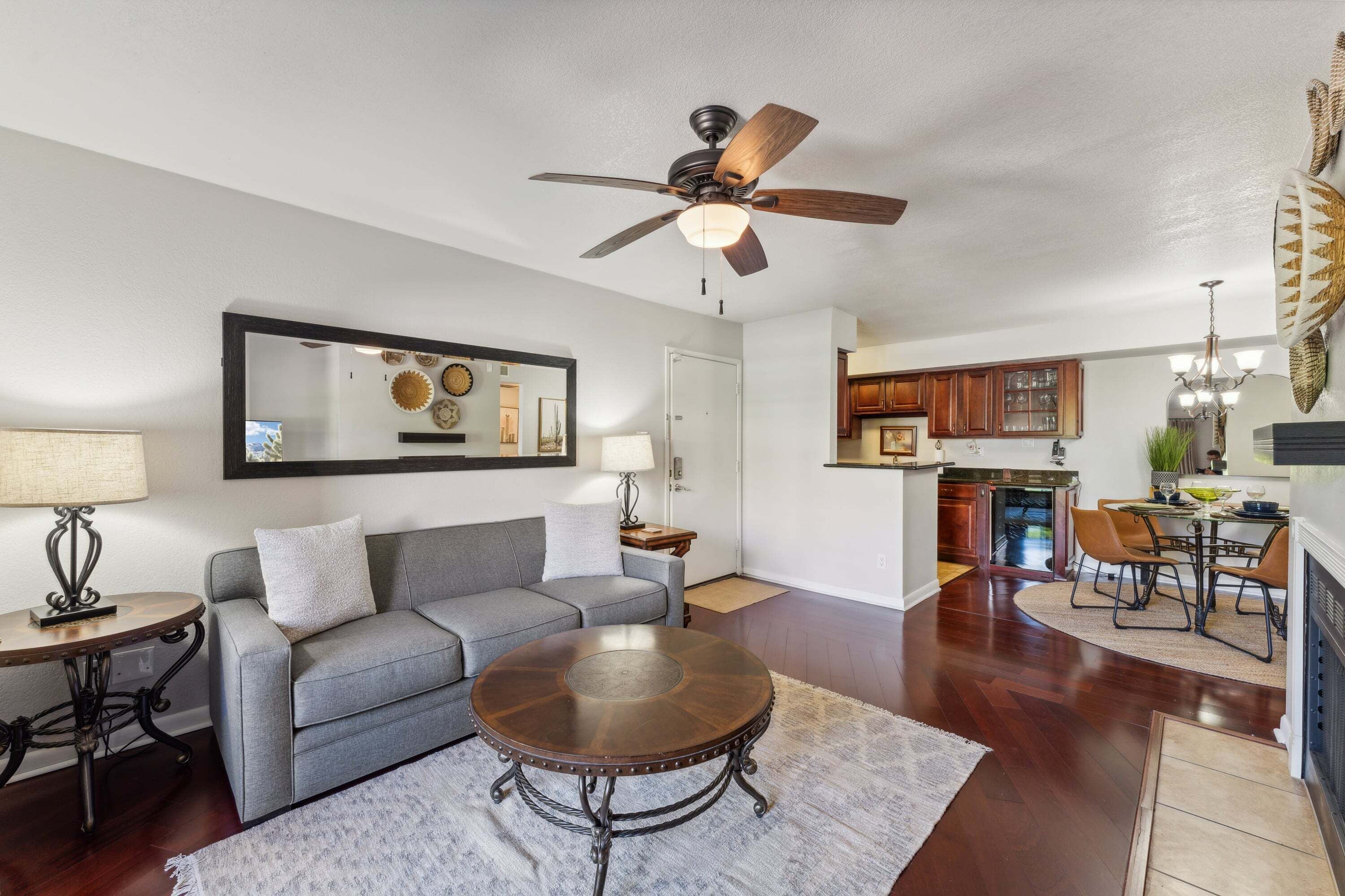 Smart TV, fireplace