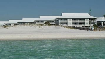 Aan het strand, ligstoelen aan het strand
