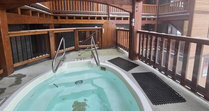 Bright corner suite, spacious layout!