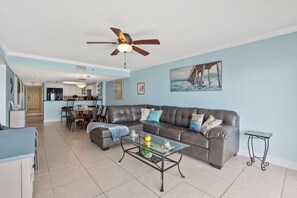 Smart-TV, DVD-Player, Bücher, Videothek