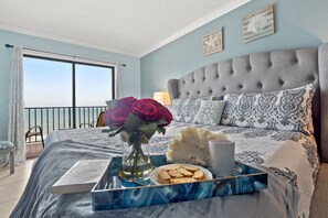 3 bedrooms, iron/ironing board, travel crib, free WiFi - Amazing Beach Front w/ Gulf & Ocean Views~Las Brisas 506 (Madeira Beach)