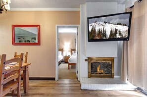 1 makuuhuone, silitysrauta/-lauta, internet, vuodevaatteet