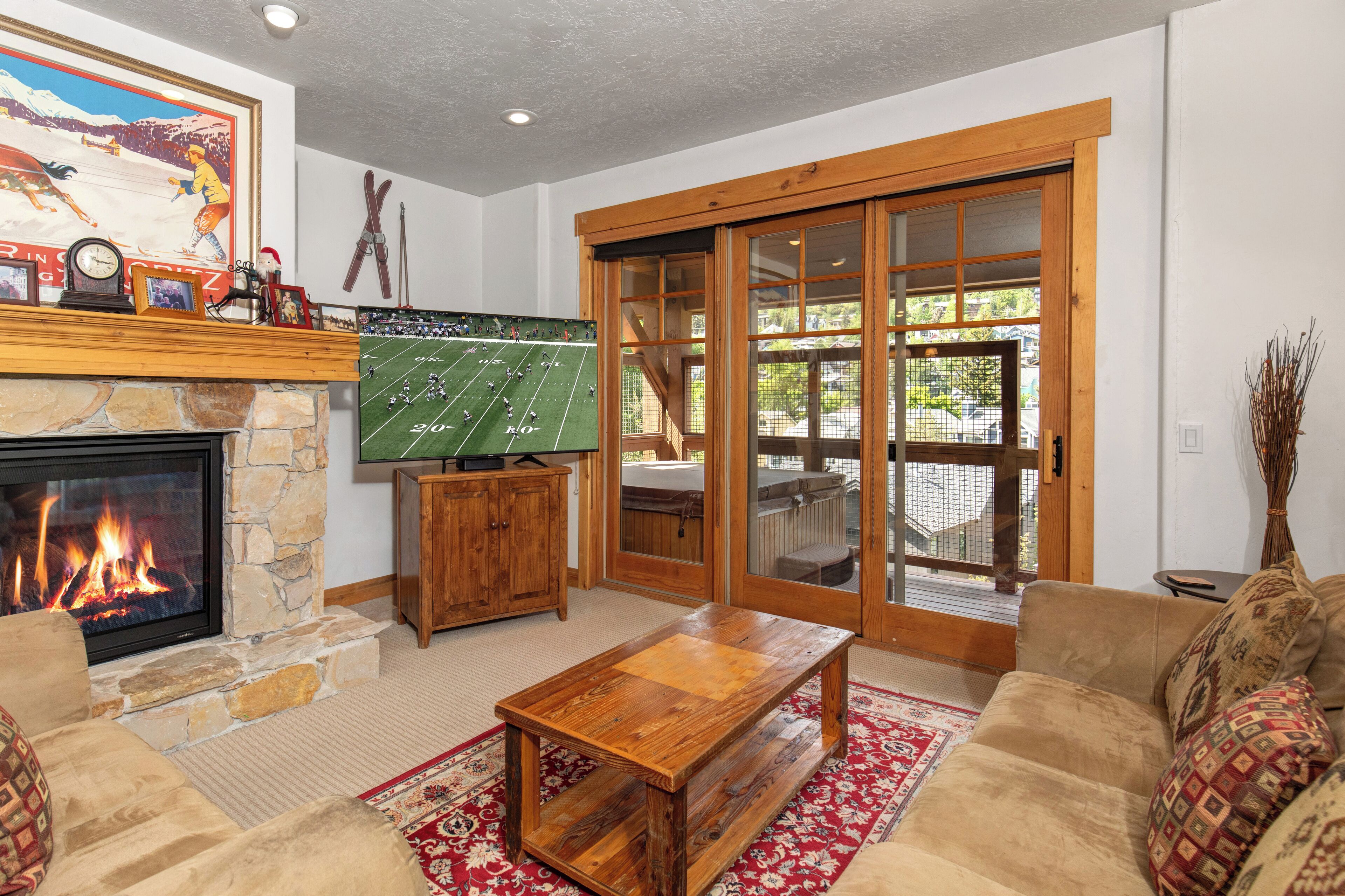 Älytelevisio, takka, DVD-soitin