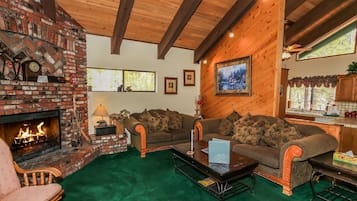 Téléviseur, foyer, lecteur de DVD