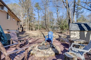 Property grounds - 3 Mi to Big Boulder Mtn! Poconos Home w/ Game Room (Lake Harmony)