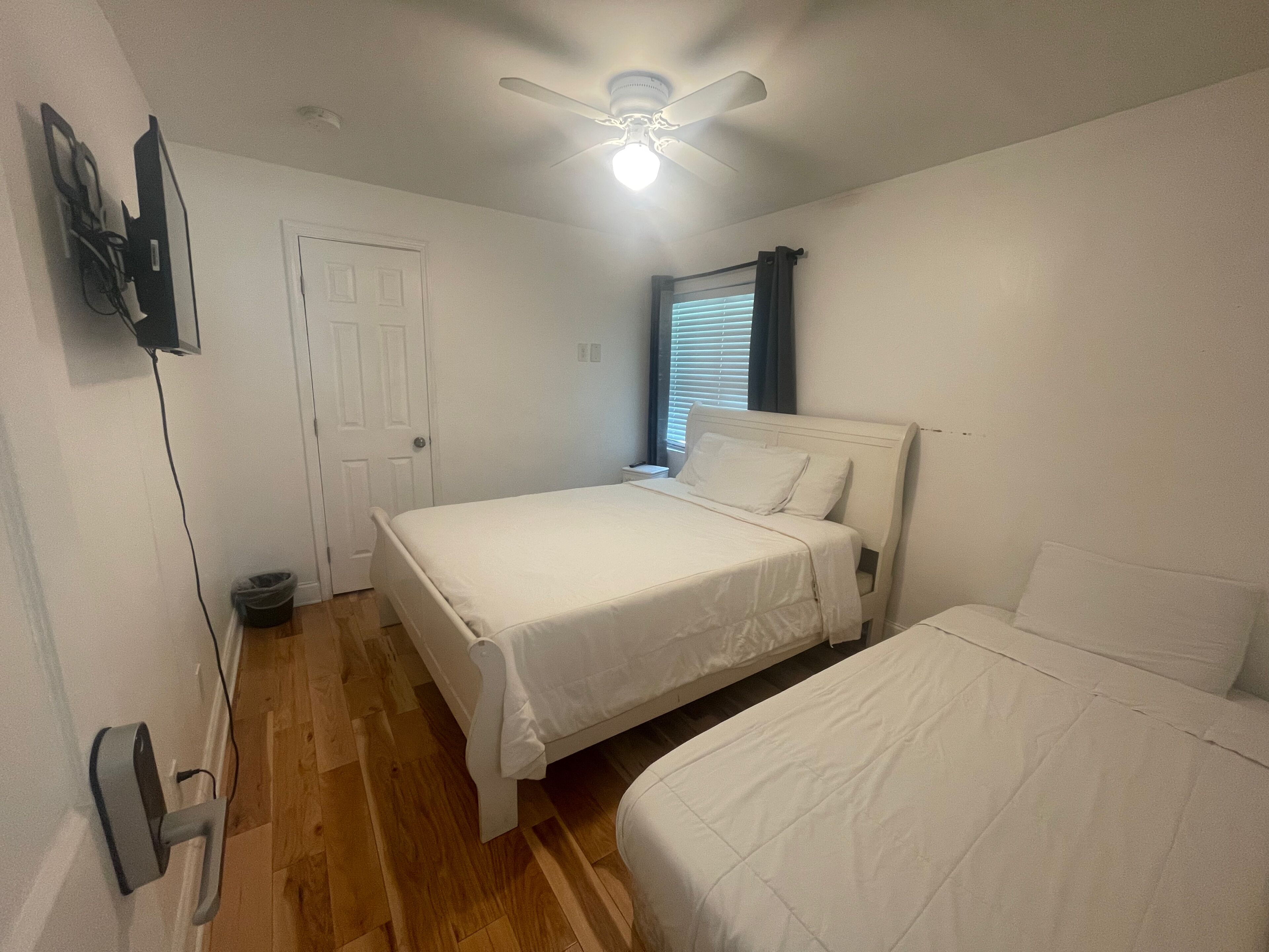 Premium bedding, iron/ironing board, free WiFi, bed sheets